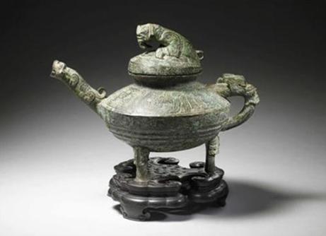 中國(guó)僑網(wǎng)西周時(shí)期的稀有青銅器“虎鎣”將在英國(guó)肯特郡拍賣。(英國(guó)《華聞周刊》資料圖)