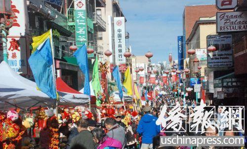 中國僑網(wǎng)舊金山中國城新年花會亮麗登場年味濃郁,。(美國《僑報》)