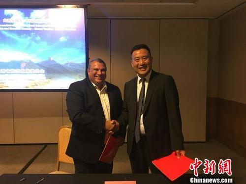 中國(guó)僑網(wǎng)山西省旅發(fā)委與里約州旅游廳簽署了交流合作備忘錄,兩地旅游社也簽訂了合作協(xié)議,。山西省旅發(fā)委供圖