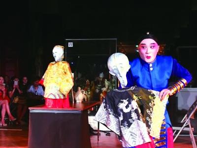 中國僑網(wǎng)張軍出演當(dāng)代昆曲《我,,哈姆雷特》 項(xiàng)曉煒 攝