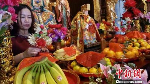 中國(guó)僑網(wǎng)首屆沈陽(yáng)媽祖文化旅游節(jié)現(xiàn)場(chǎng),。 高亞成 攝