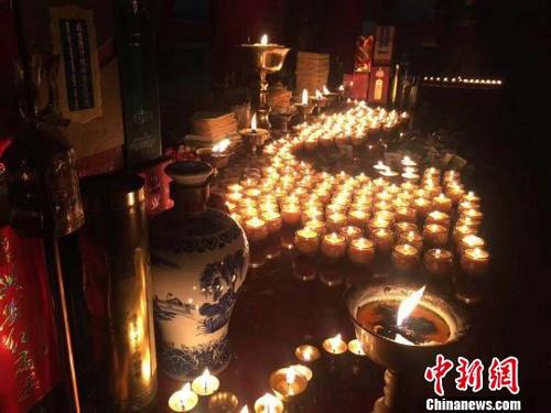 中國(guó)僑網(wǎng)圖為祭祀現(xiàn)場(chǎng),。 安麗 攝