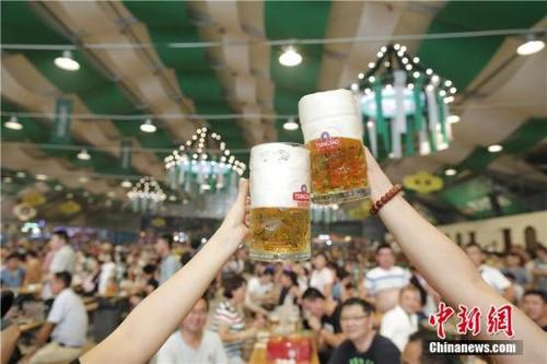 中國僑網(wǎng)資料圖:啤酒。