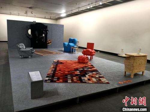 中國僑網(wǎng)展覽現(xiàn)場(chǎng) 許青青 攝