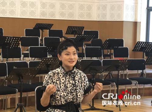 中國僑網(wǎng)中央歌劇院副院長、女高音歌唱家幺紅回憶意大利留學(xué)經(jīng)歷,。