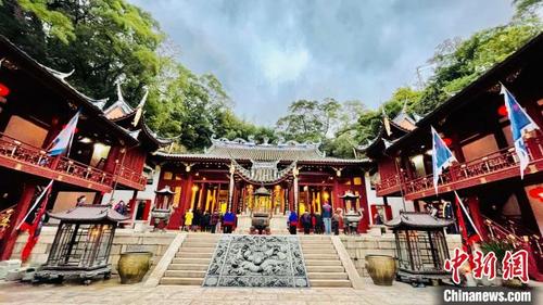 中國(guó)僑網(wǎng)作為為第二屆船政文化節(jié)重要活動(dòng)的媽祖文化交流活動(dòng)在福州馬尾船政天后宮舉行,。吳丹紅 攝